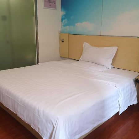 7Days Inn Foshan Dongfang Square Walmart Buitenkant foto
